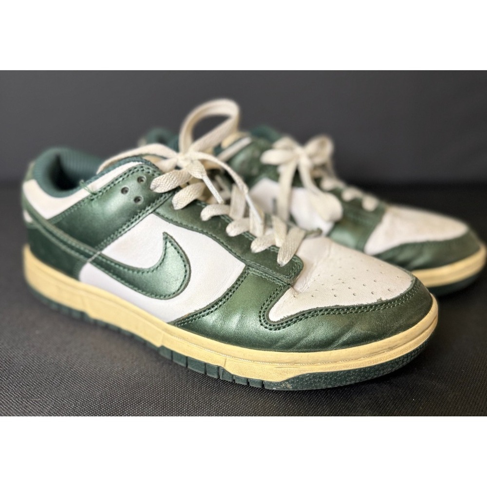 Nike Dunk Low Women's Size 9 Vintage Green EUC Rare Sold Out Retro Leather OG